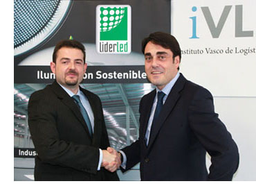 Jose Manuel Novas, socio responsable del área técnica de LiderLED, y Oskar Royuela, gerente del IVL-LEE